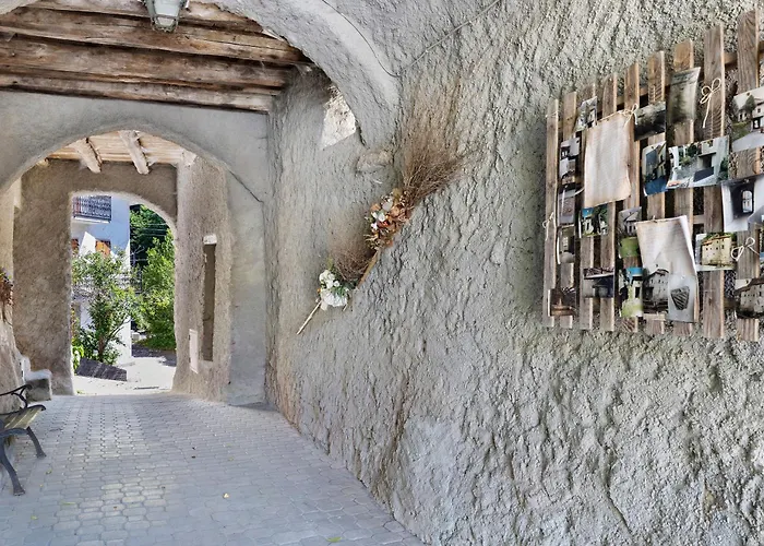 Pocket House